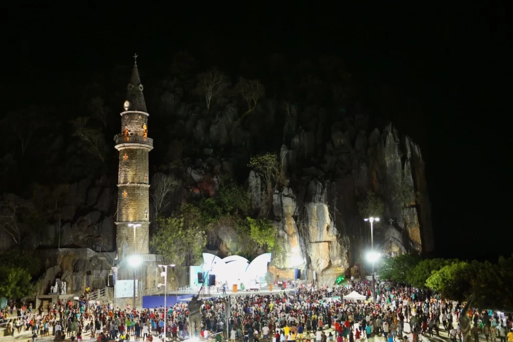 Bom Jesus da Lapa recebe milhares de romeiros no fim de semana