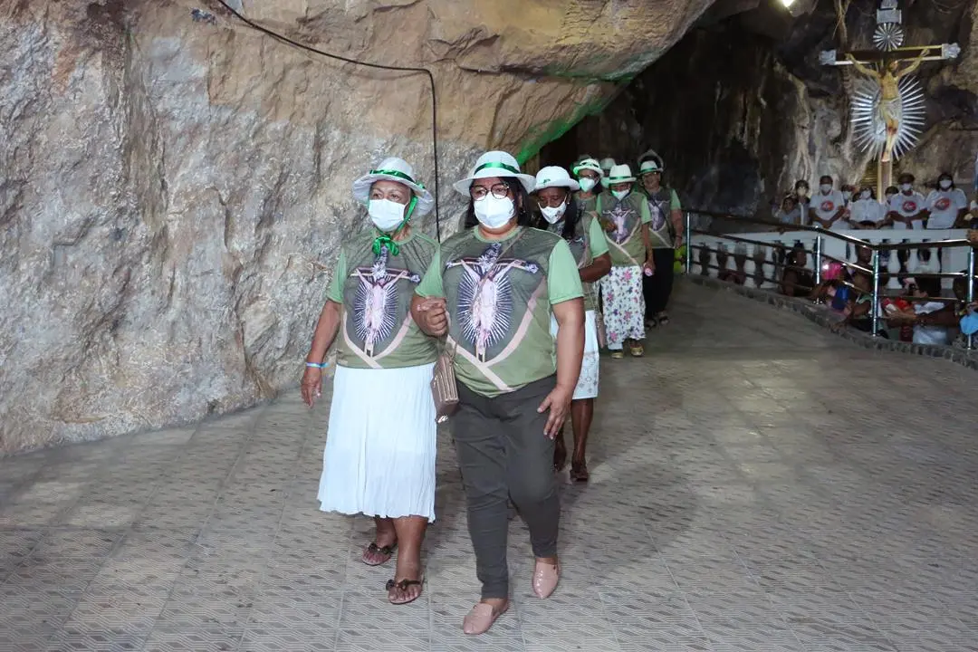 santuario da lapa romeiras homenageiam nossa senhora