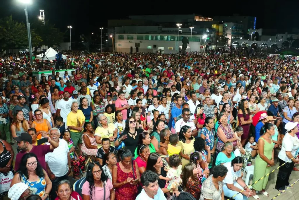 santuario bom jesus da lapa romeiros lotam esplanada na 3 noite de setenário