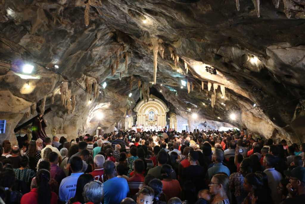 Gruta Bom jesus da lapa celebracao 1 1