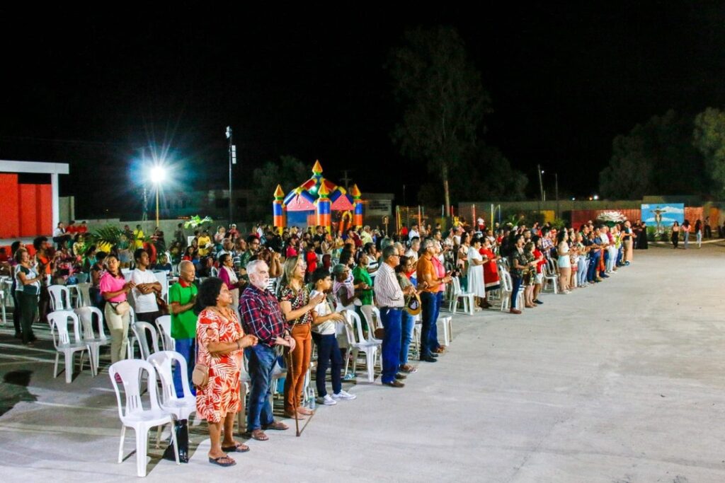 PUBLICO PRESTIGIA INAUGURACAO ESPACO CULTURAL