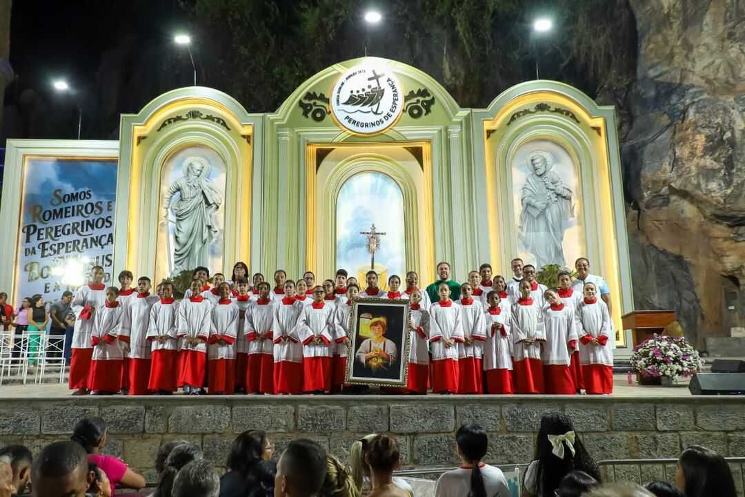 Santuário do Bom Jesus da Lapa acolhe novos coroinhas