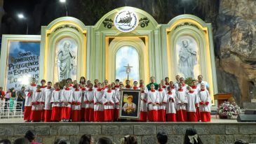 Santuário do Bom Jesus da Lapa acolhe novos coroinhas